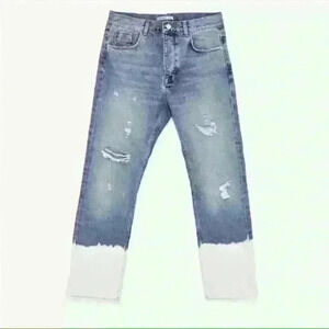 Zara Denim Jeans high waisted light washed Ripped with Frayed Tie dye white hem.